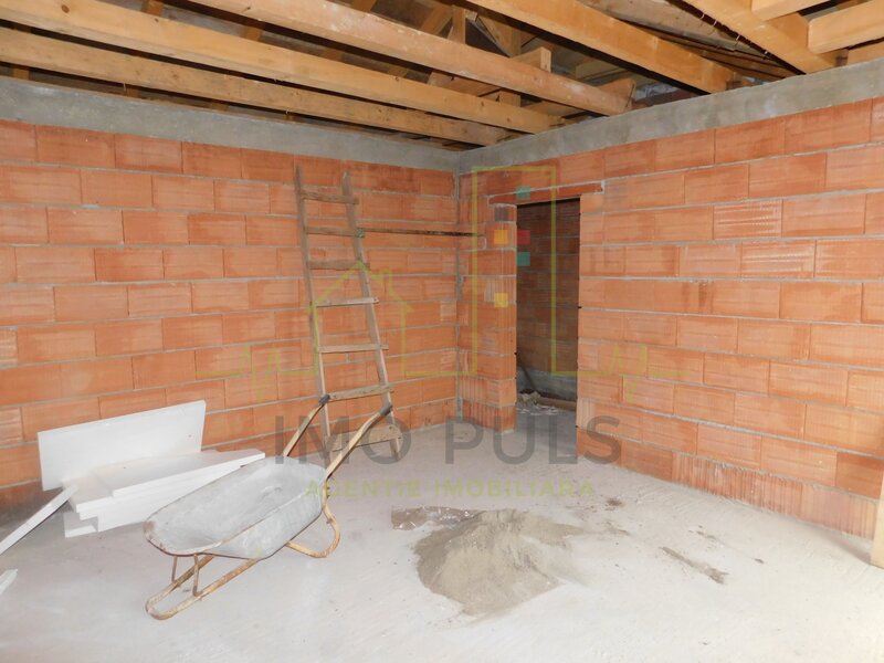 1/2 Duplex. Zona excelenta. Finisaje la alegere