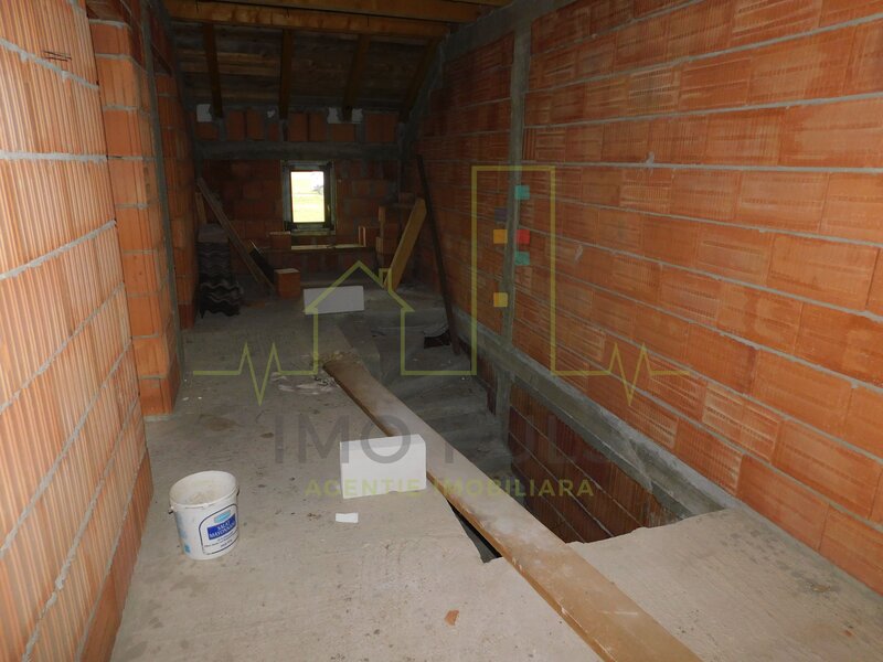 1/2 Duplex. Zona excelenta. Finisaje la alegere