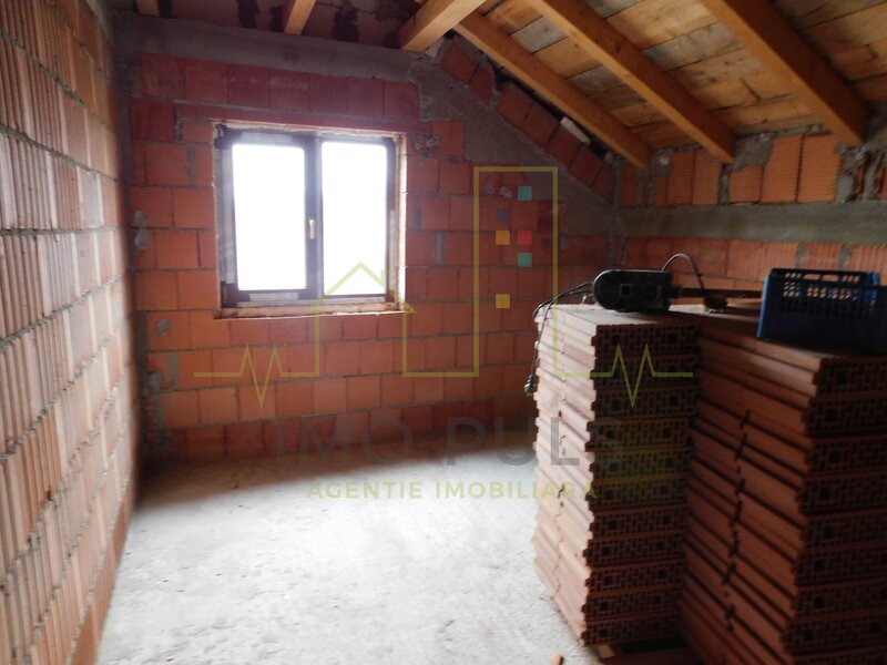 1/2 Duplex. Zona excelenta. Finisaje la alegere